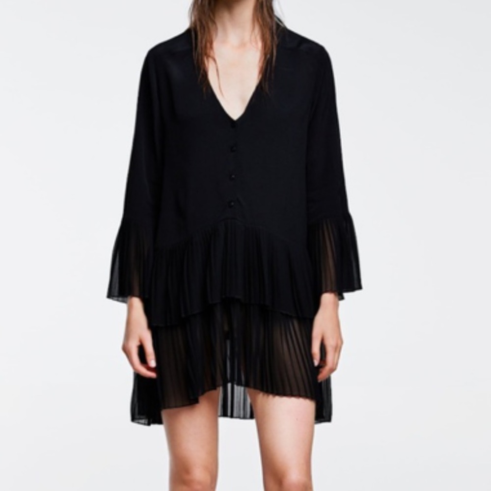 ZARA BLOGGER FAVE contrasting pleated blouse